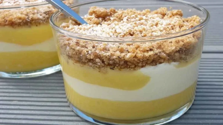 Verrines gourmandes au citron caviar, crème vanillée & crumble croquant